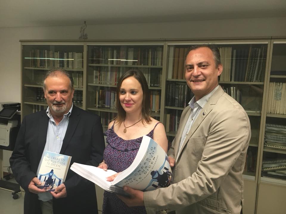 El libro No Creas lo que tus ojos te dicen en formato braille y audio
